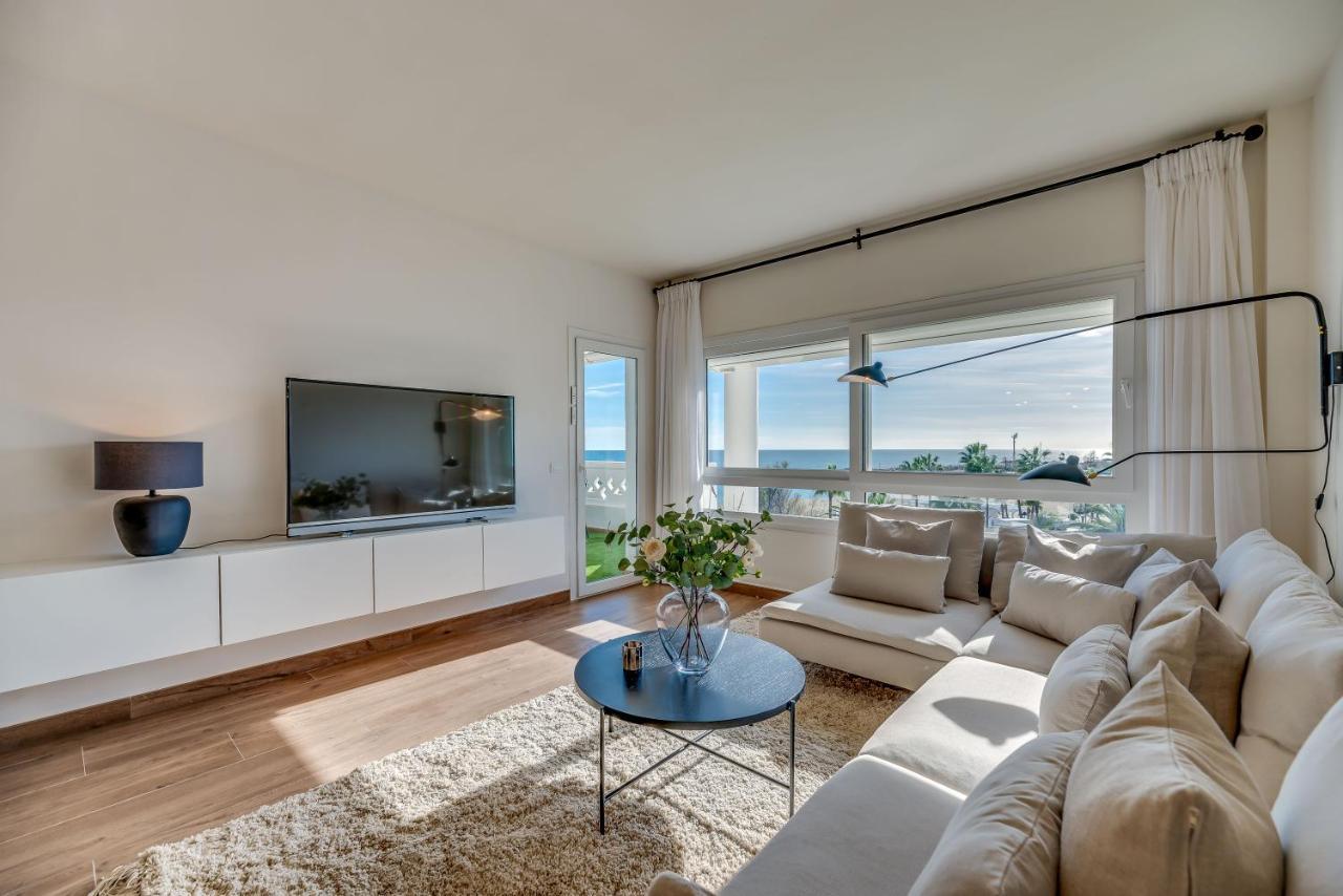 Apartment Vacation I 1 Puerto Banus Sea Front Rental, Renovated Marbella